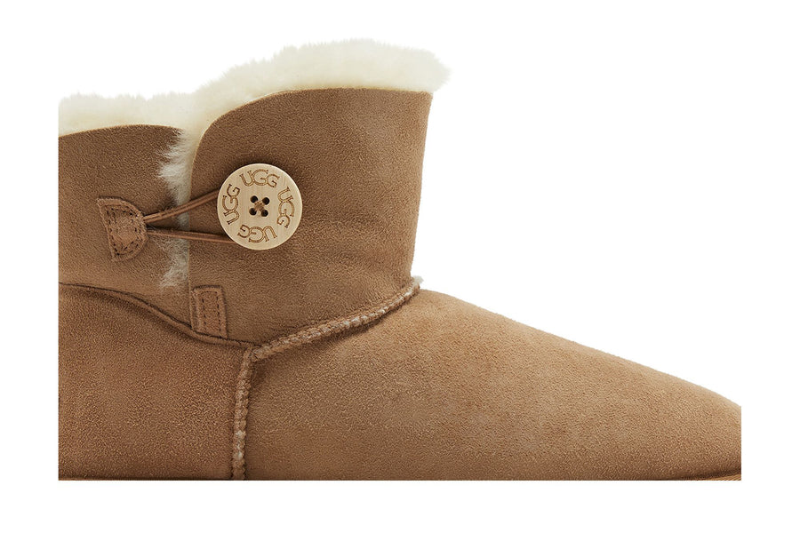 UGG WMNS MINI BAILEY BUTTON II BOOT CHESTNUT