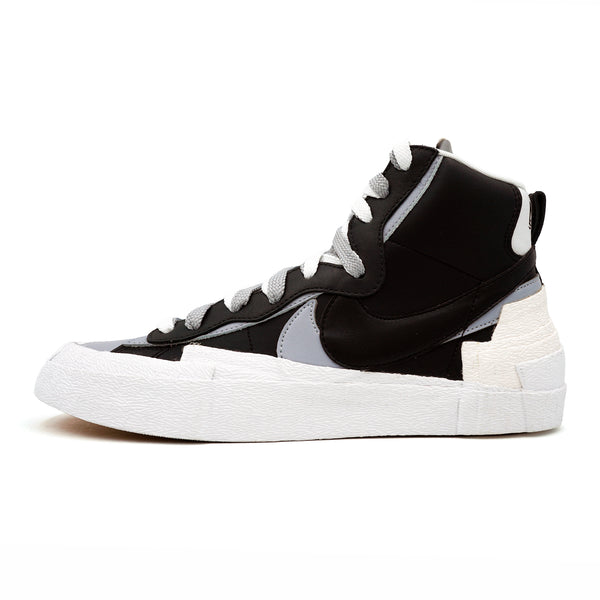 Black sacai nike hotsell