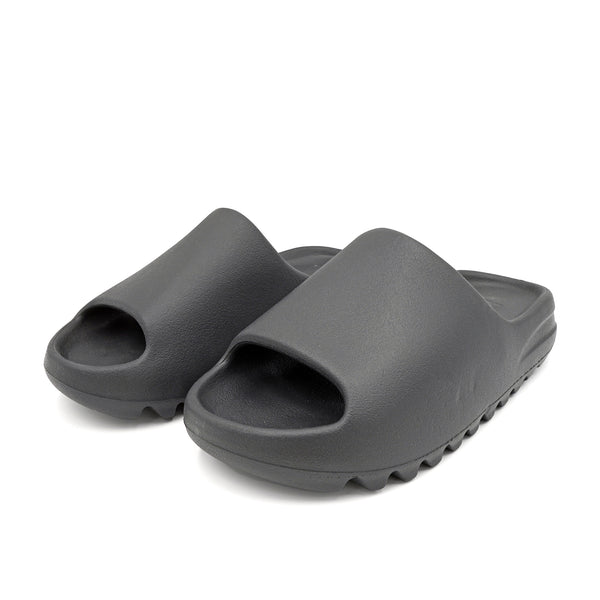 ADIDAS YEEZY SLIDE ONYX 2022 - Stay Fresh