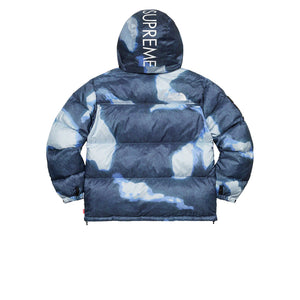 ② XL supreme Bleached Denim nuptse-