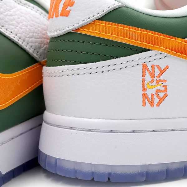 NIKE DUNK LOW SE NY VS. NY 2021