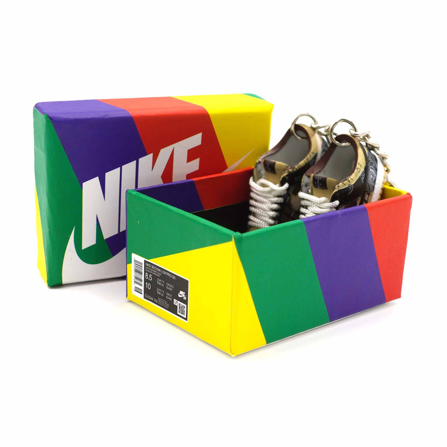 LOOP NIKE SB DUNK LOW TRAVIS SCOTT MINI SNEAKER KEYCHAIN