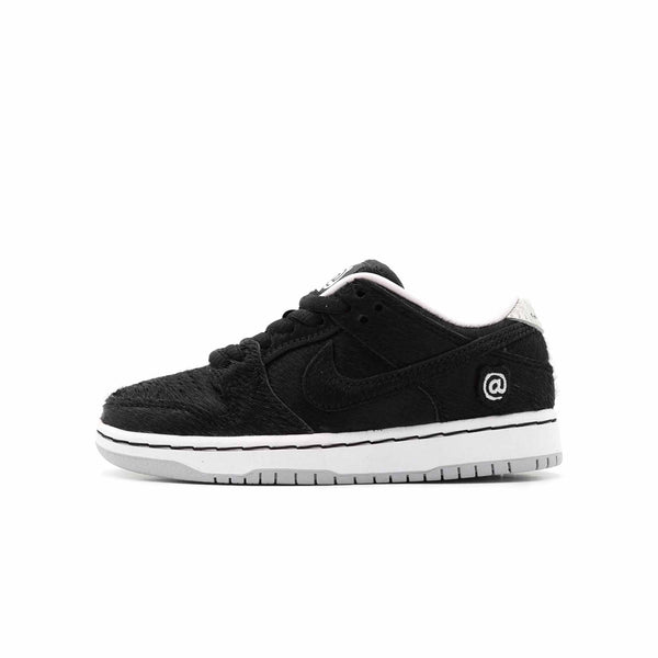 Nike sb dunk hot sale low medicom