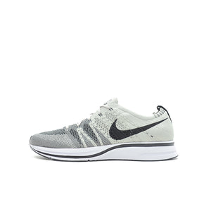 Pale grey flyknit outlet trainer