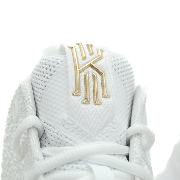 NIKE KYRIE 3