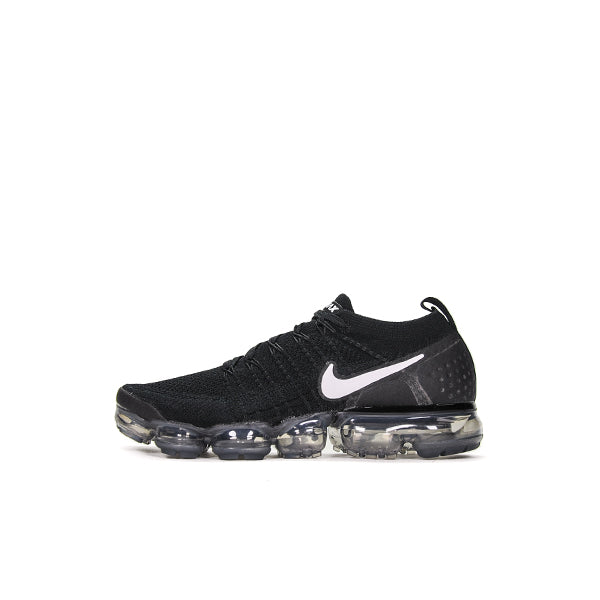New vapormax black deals and white